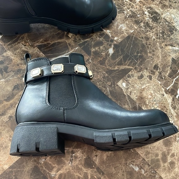 Madden NYC - Picture 2 of 8